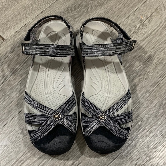 Keen Women's Bali Strap Gray & Black Strappy Sandals size 11 - Picture 1 of 11